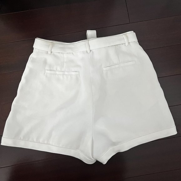 Aritzia Little Moon Cassia Shorts - Picture 5 of 5